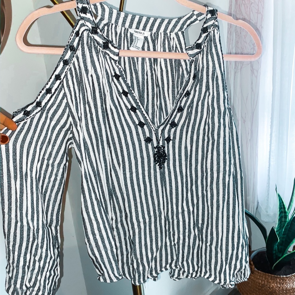 V-neck cut-out shoulder blouse